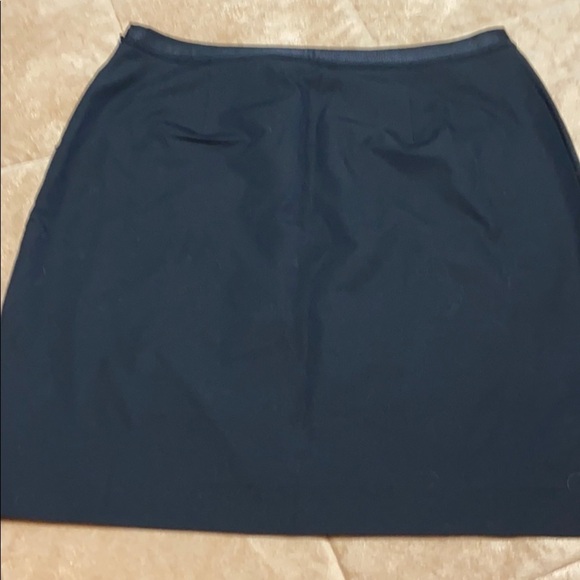 Ann Taylor Stretch MIDI Black Skirt - Picture 3 of 7